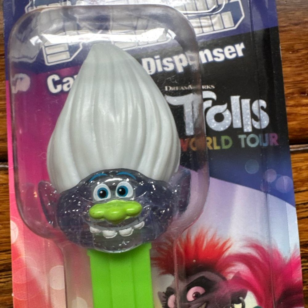 2023 Lot of 3 Trolls Pez ~ Poppy, Branch & Guy Diamond ~ New On Cards - Picture 9 of 10